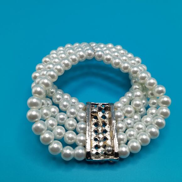 Vintage Faux Pearl Clear Rhinestone Stretch Bracelet, Wedding Jewelry - Picture 7 of 11